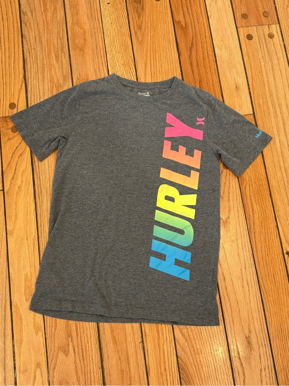 Hurley Boys' Gray T-Shirt with Rainbow Logo surf youth xl